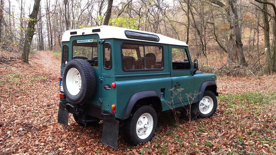  photo 1988LandRoverDefender90Diesel075.jpg