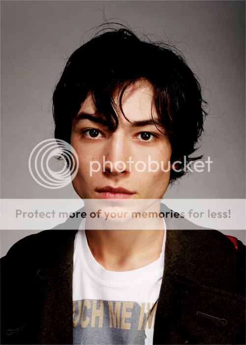 Ezra Miller finally cuts his hair! Now it looks even worse